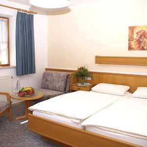 Zimmer mit Queensize-Bett